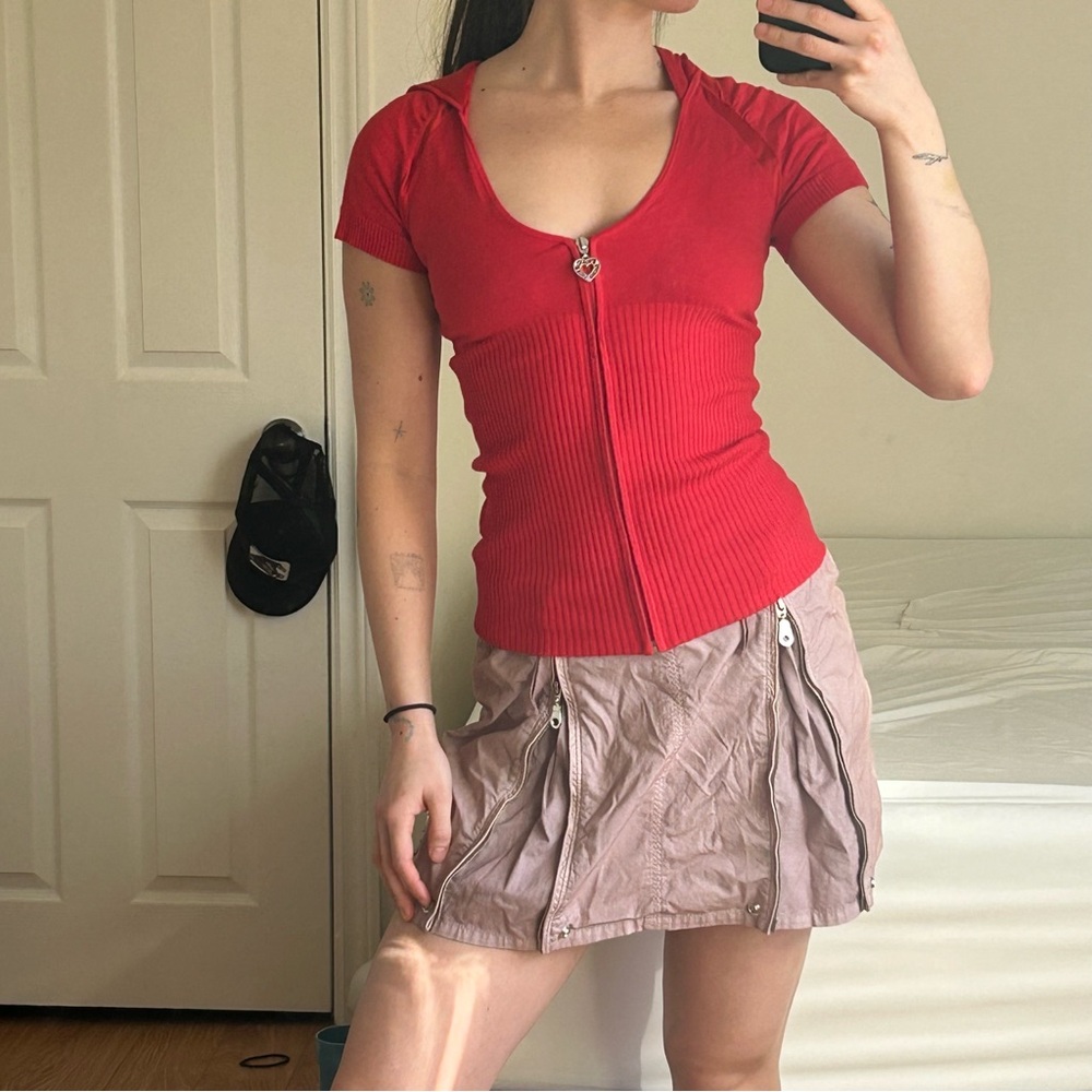 Red Ribbed Zip-Up Women's Top with Satin Hood